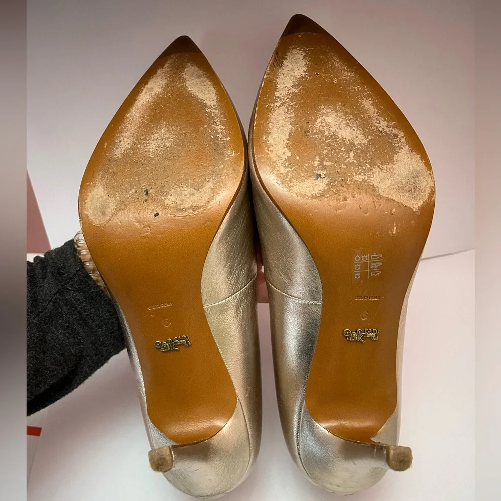 Coach gold pumps - Picture 2 of 11